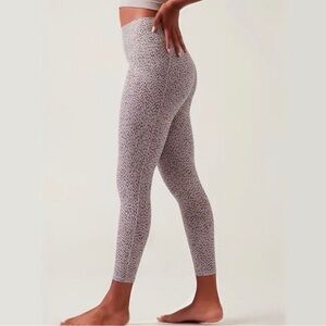 Athleta Salutation Stash Pocket Printed 7/8 Tight Legging Medium